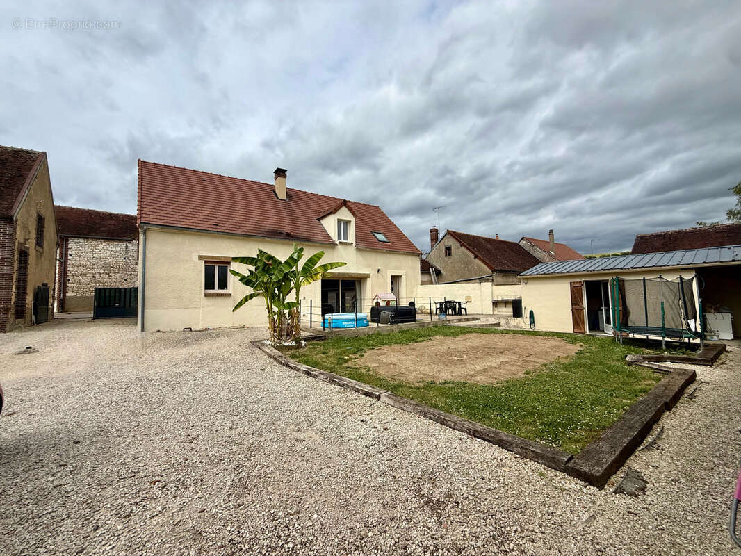 Maison à BUSSY-EN-OTHE
