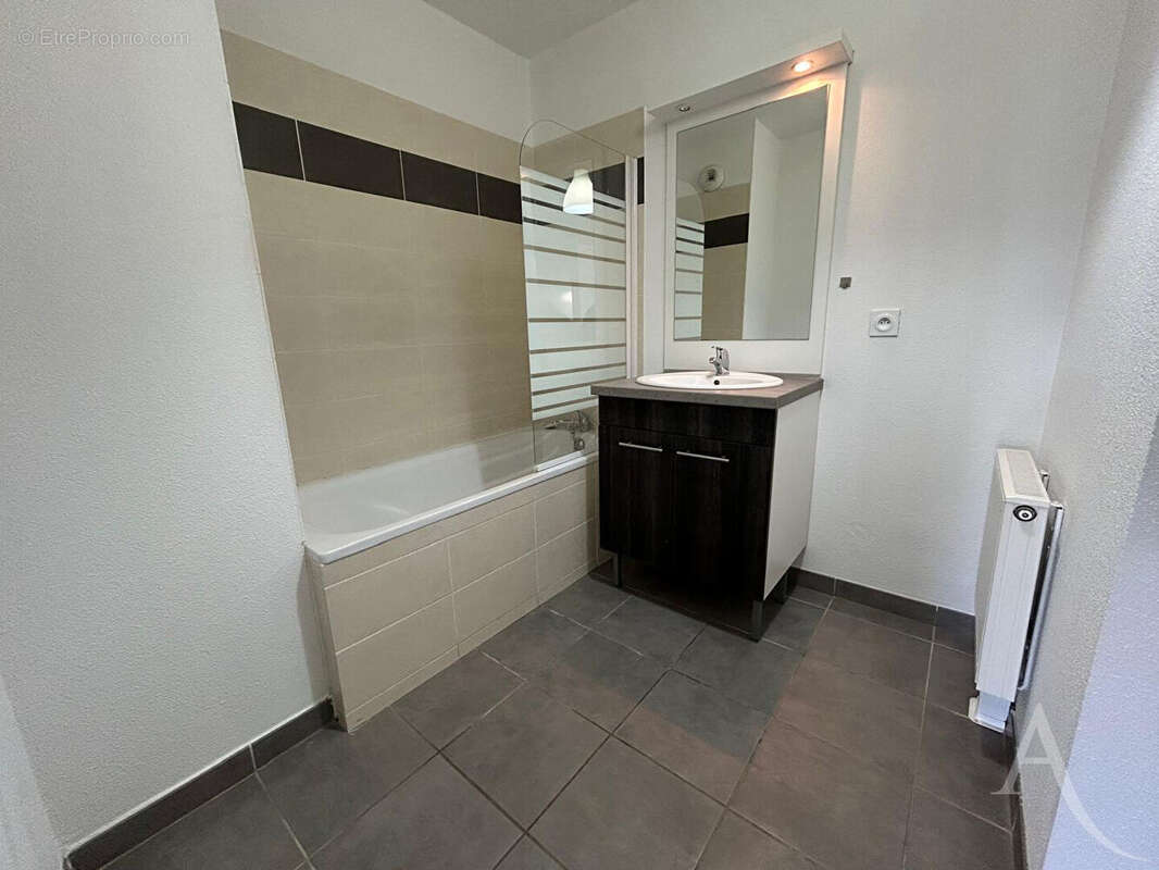Appartement à FOLLAINVILLE-DENNEMONT