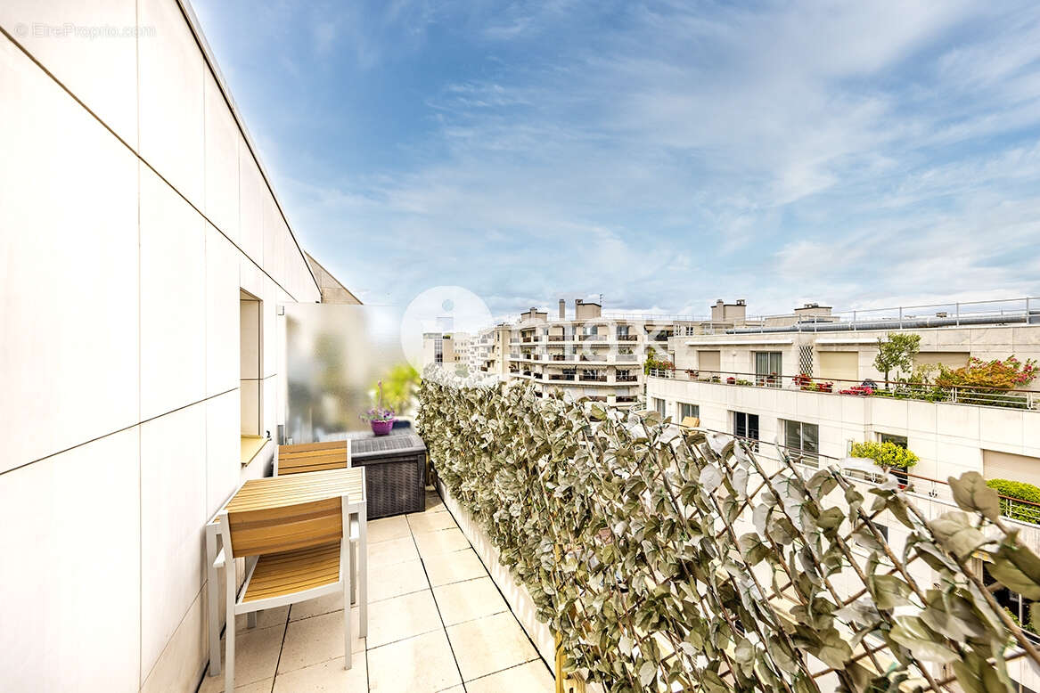 Appartement à LEVALLOIS-PERRET