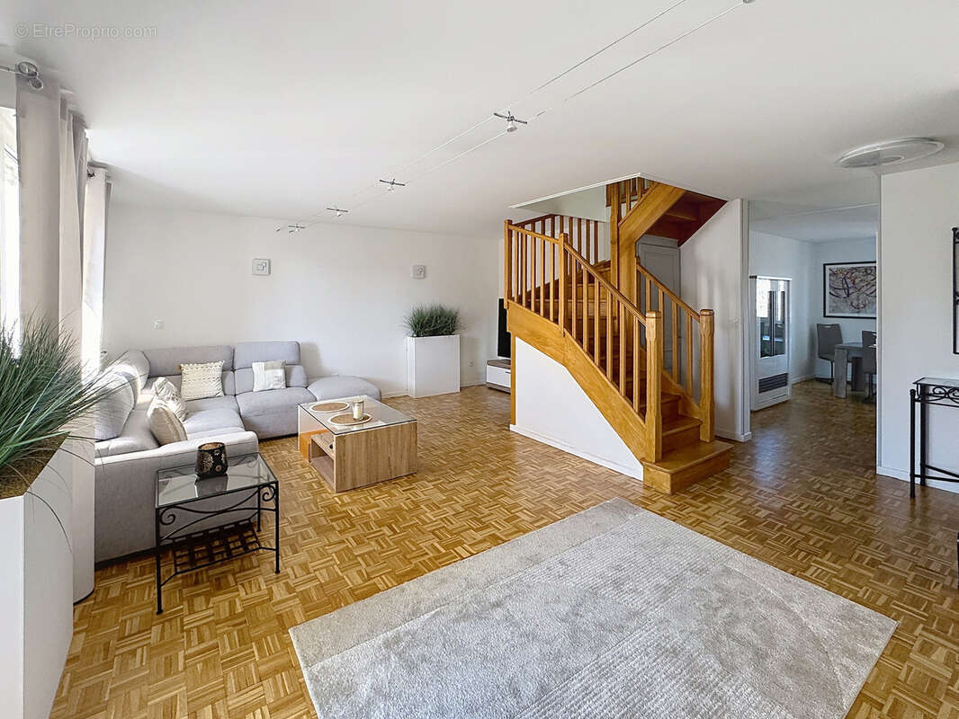 Appartement à SAINT-ETIENNE