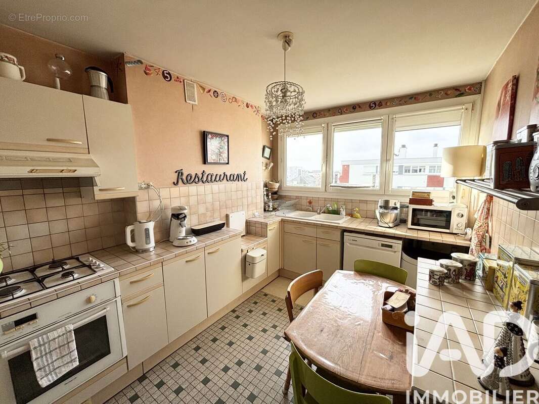 Photo 6 - Appartement à FLEURY-LES-AUBRAIS