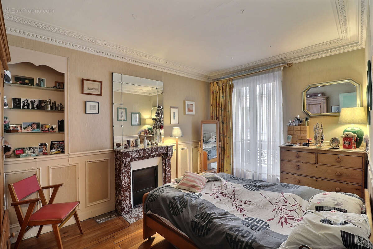 Appartement à PARIS-14E