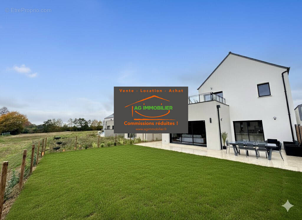 Maison à LA CHAPELLE-DES-FOUGERETZ