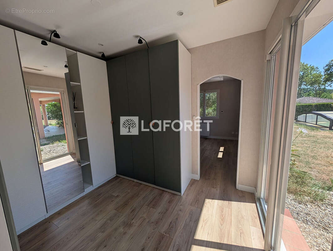 Villemur-sur-Tarn, Maison de 150 m² avec piscine sur parcelle de 2 500 m² !!! - photo 12