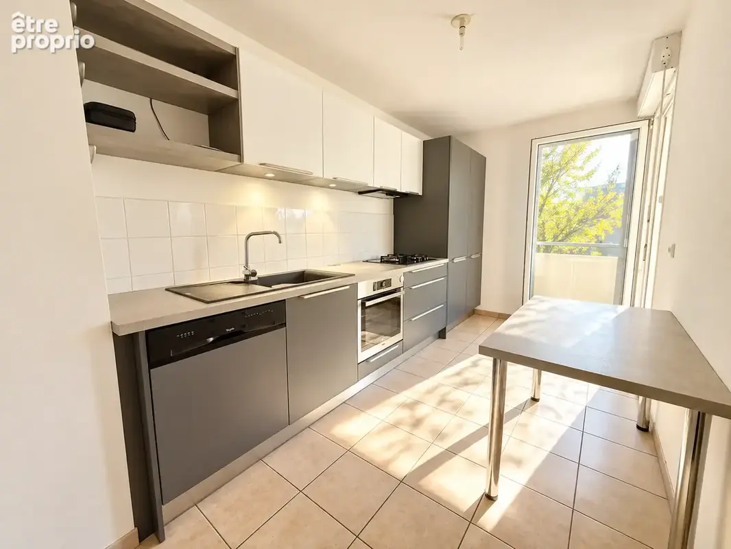 Idéalement situé à Koenigshoffen (67200), Appartement 3 pièces avec terrasse, cave et garage. - photo 5
