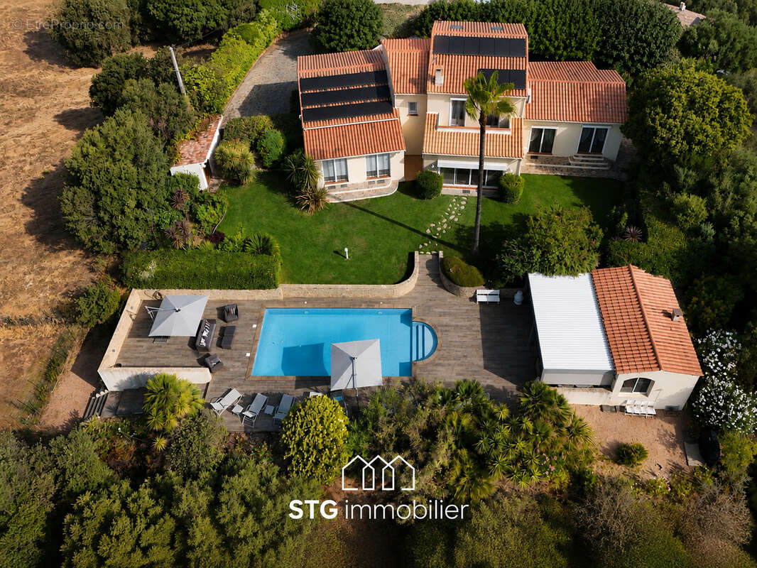 Vente Très Belle Villa 270m2 Afa - photo 2