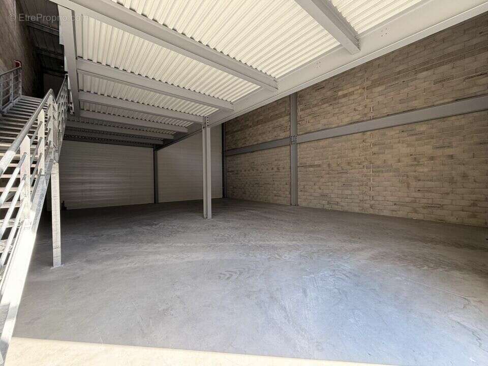 Commerce à LA TESTE-DE-BUCH