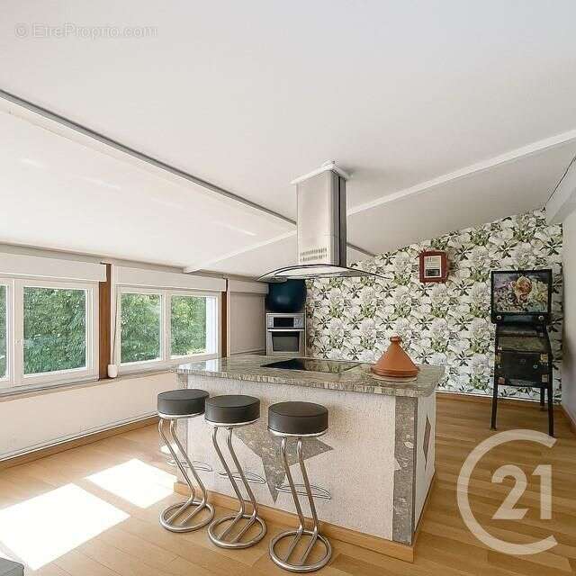 Maison à MONTMORT-LUCY