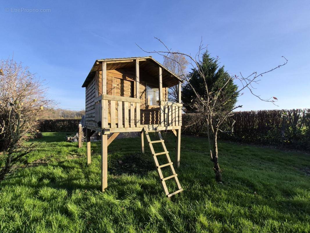 Maison à SAINT-PAUL-DE-VARAX