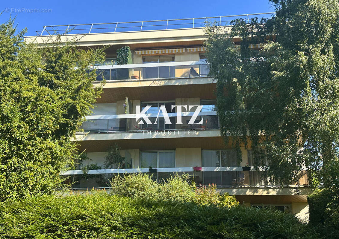 Appartement à GARCHES