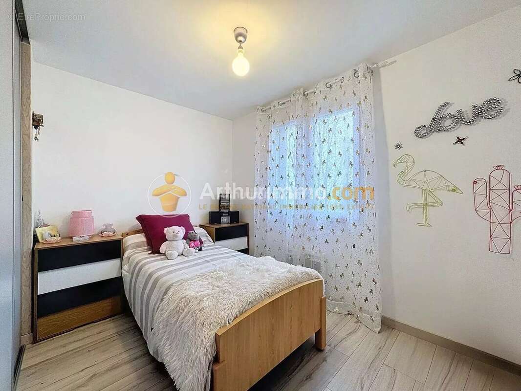 Maison à NIVOLAS-VERMELLE