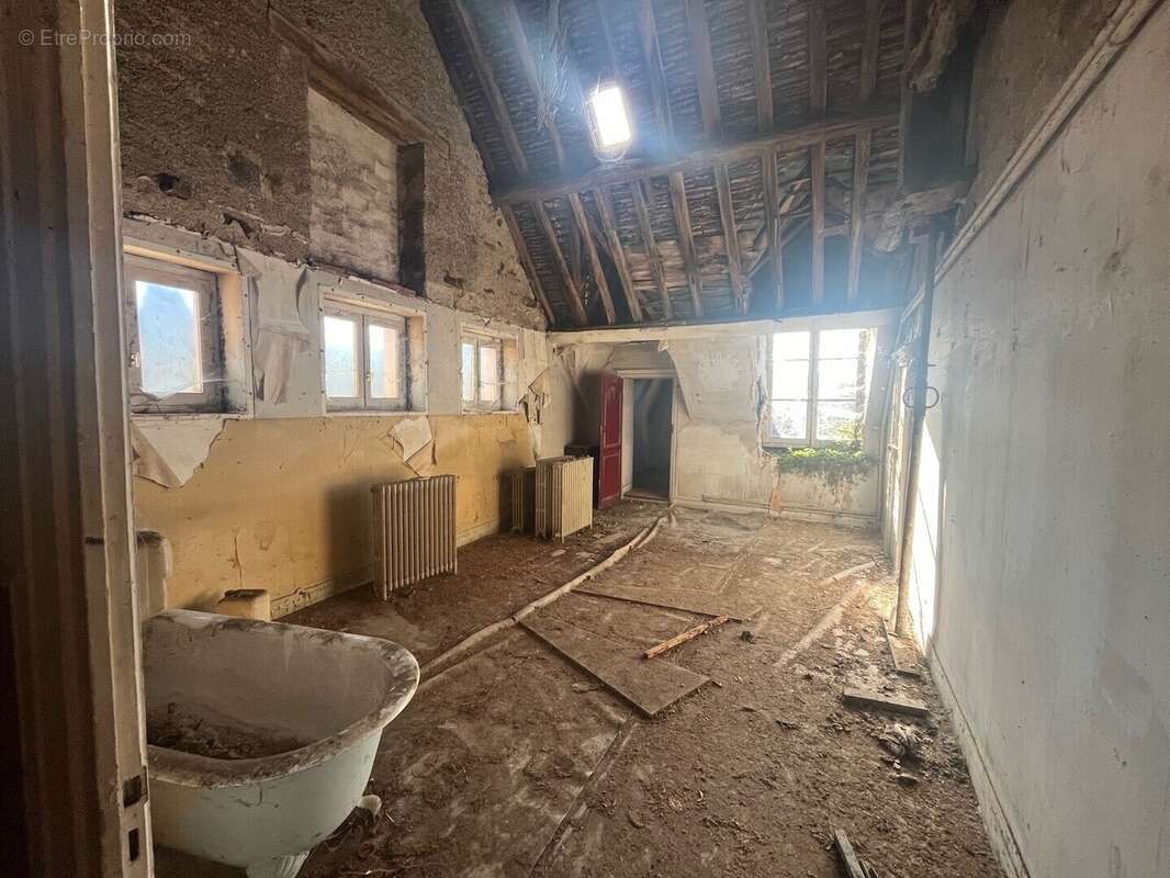 Appartement 85 m² à Autun  - photo 6