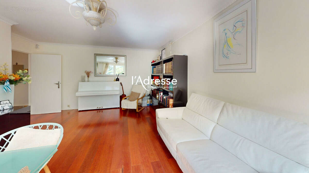 Appartement 4P / 3 chambres - 92.5m² + 16m² de balcons - Métro LIBERTE - photo 5