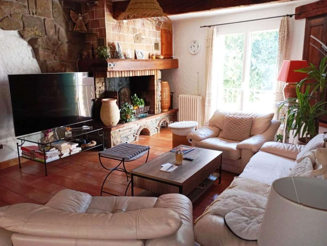 Maison à ROQUEBRUNE-SUR-ARGENS