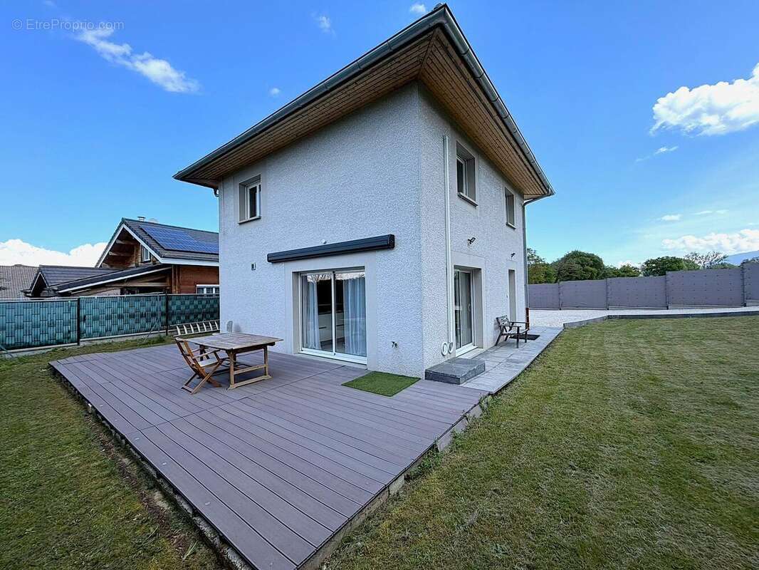 Maison à LULLY
