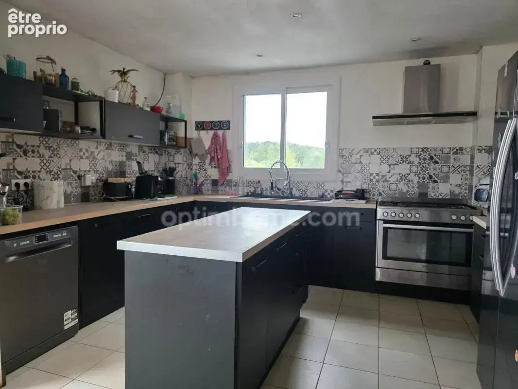 Maison familiale 220 m² – DPE B – Piscine – Grand garage – Plus de 6 300 m² de terrain – Le Fleix - photo 4