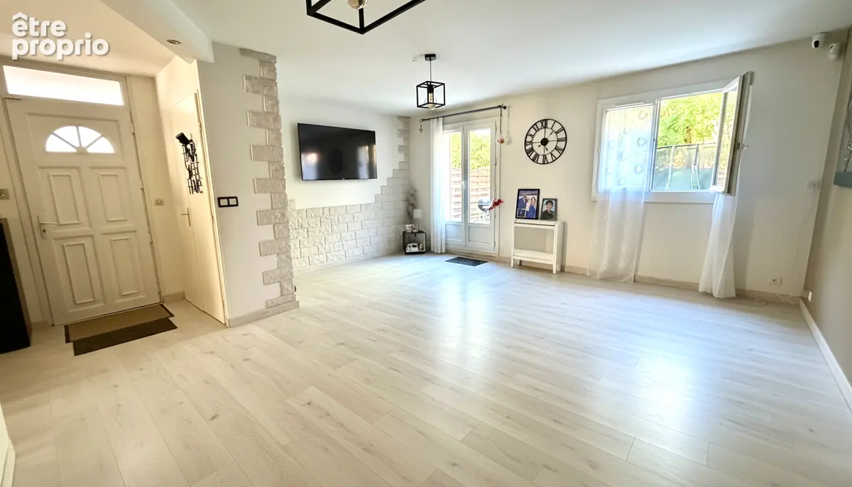Maison 92m² à combs-la-ville - photo 3