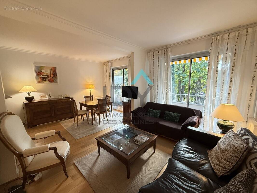 Appartement à LE MESNIL-LE-ROI