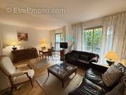 Appartement à LE MESNIL-LE-ROI