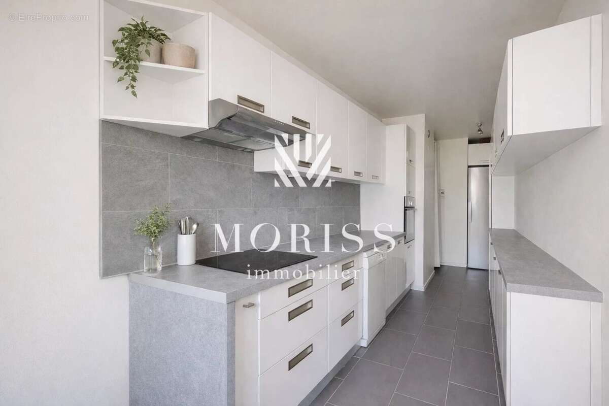 Appartement à PARIS-14E