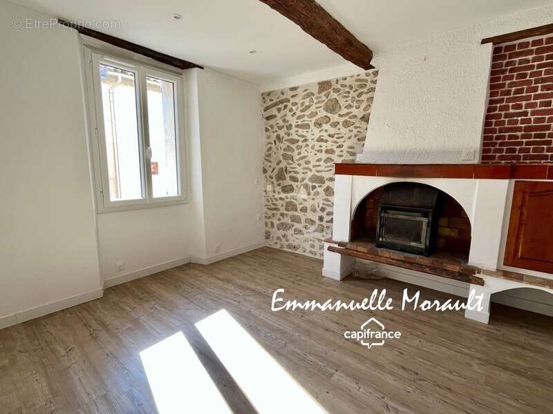 Maison à BAGNOLS-EN-FORET