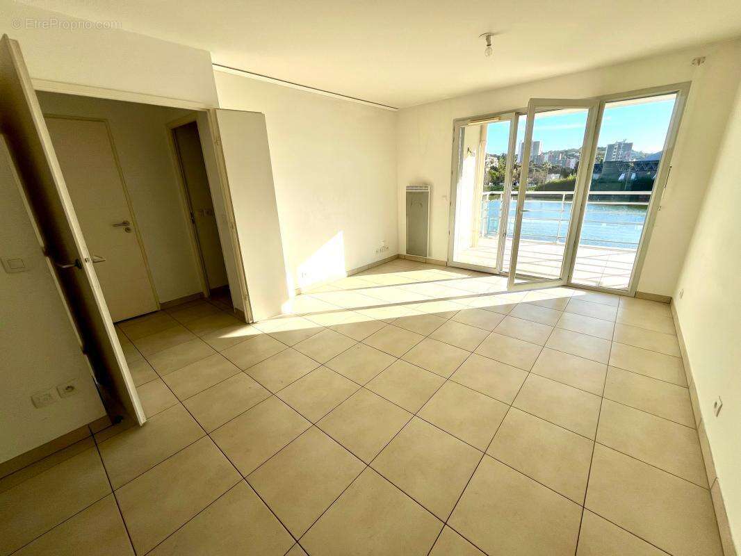 Appartement à LE CANNET