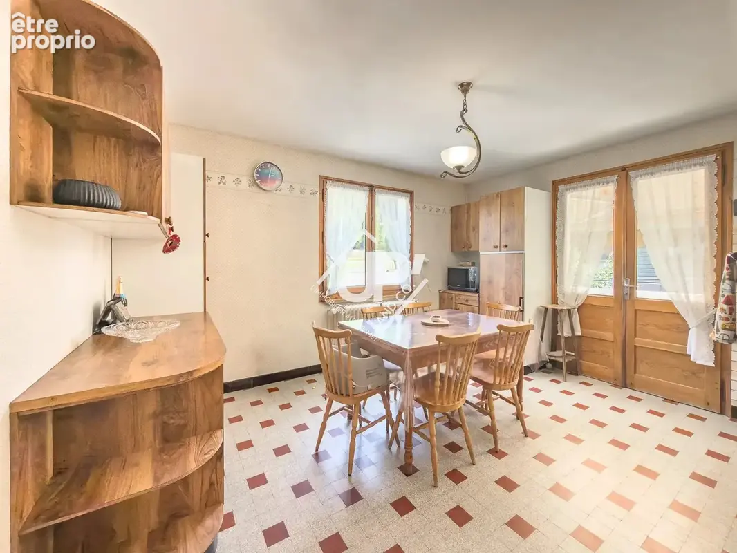 Maison avec deux appartements et terrain plat - photo 4