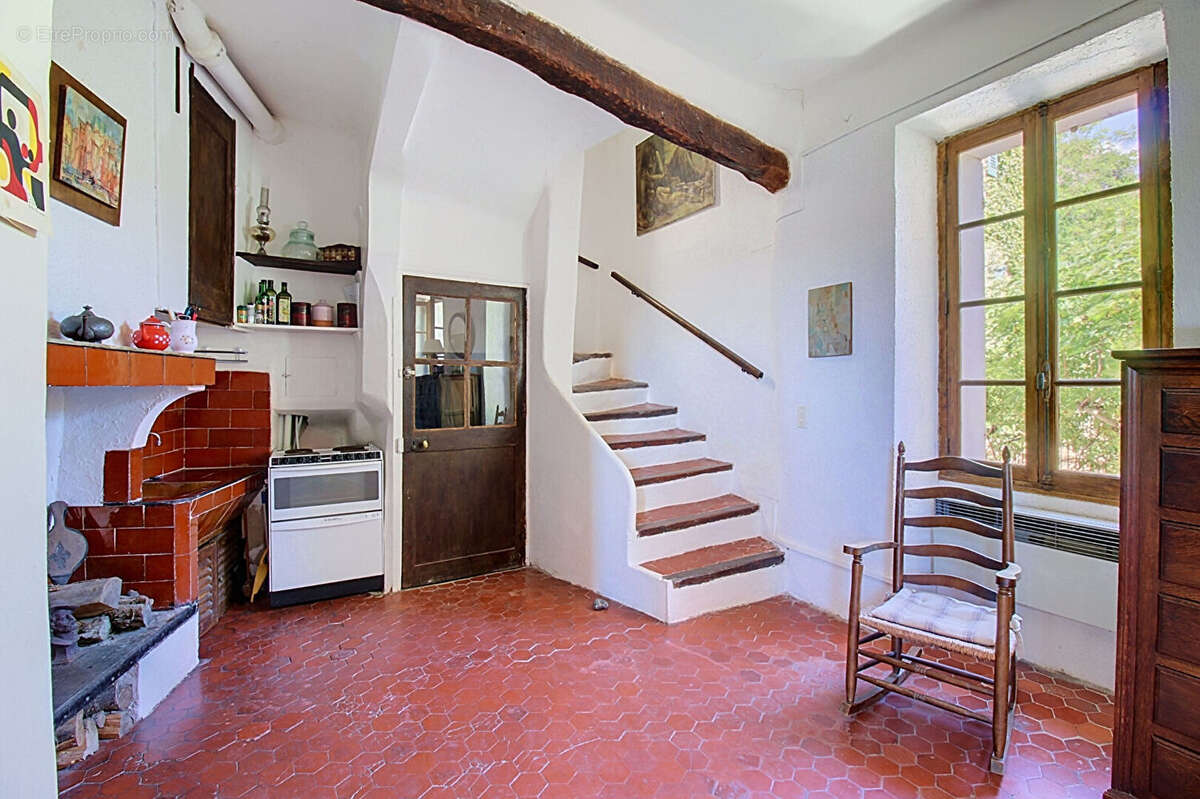 A VENDRE EN EXCLUSIVITE A CHATEAUDOUBLE - Charmante maison de village d'environ 100m² - photo 6