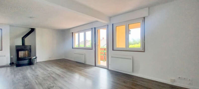 Appartement T3 avec parking et cave - photo 9