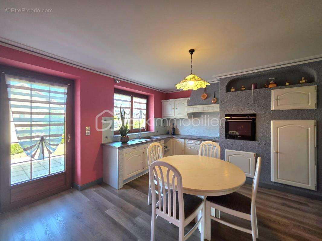 Maison spacieuse de 180 m² située dans un cadre verdoyant et paisible - photo 7