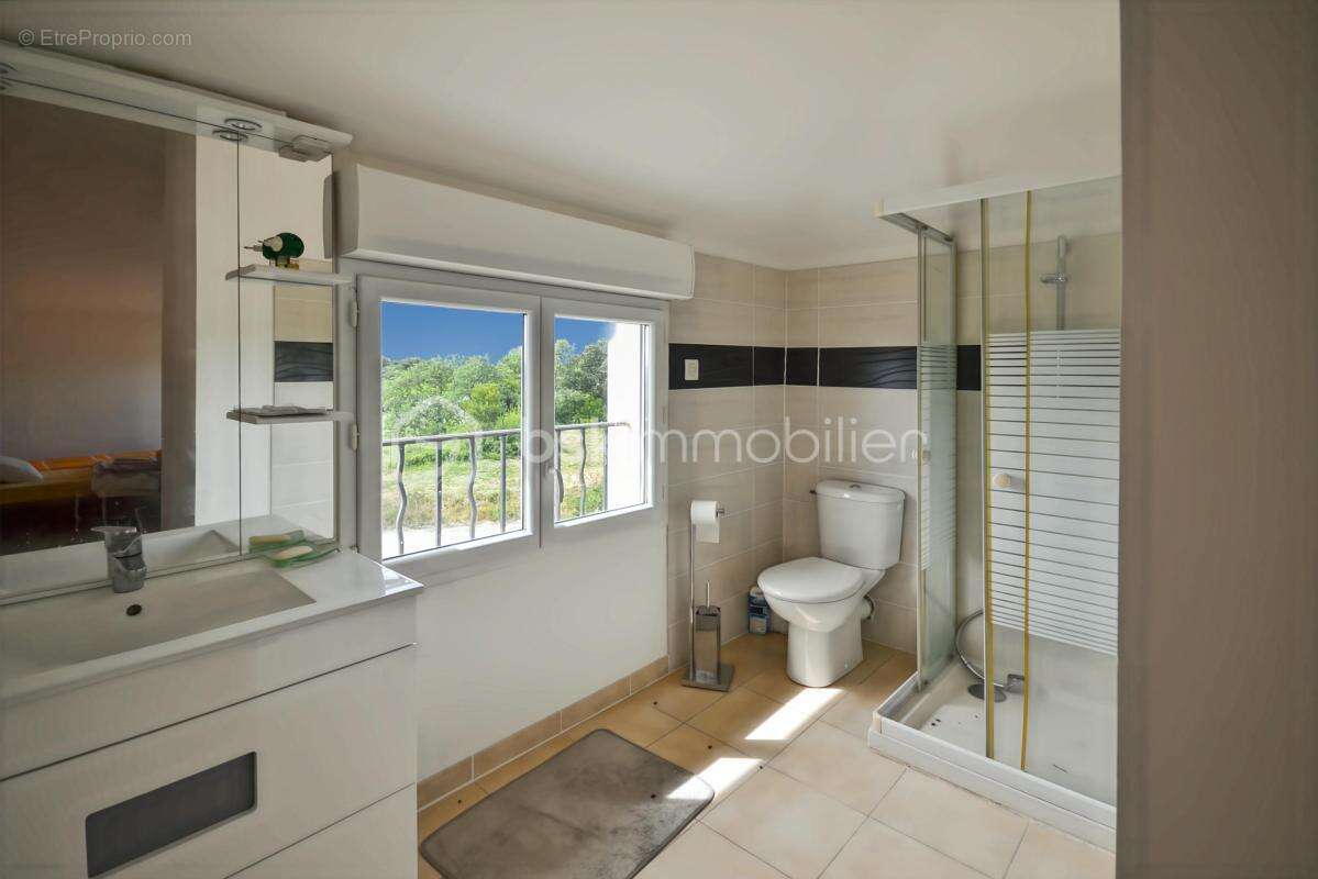 Villa de 255m², 3 chambres, garage, atelier, sur 2254m² de terrain - photo 17