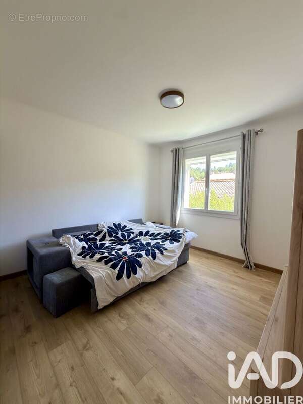 Appartement 88 m² à Aubagne  - photo 6