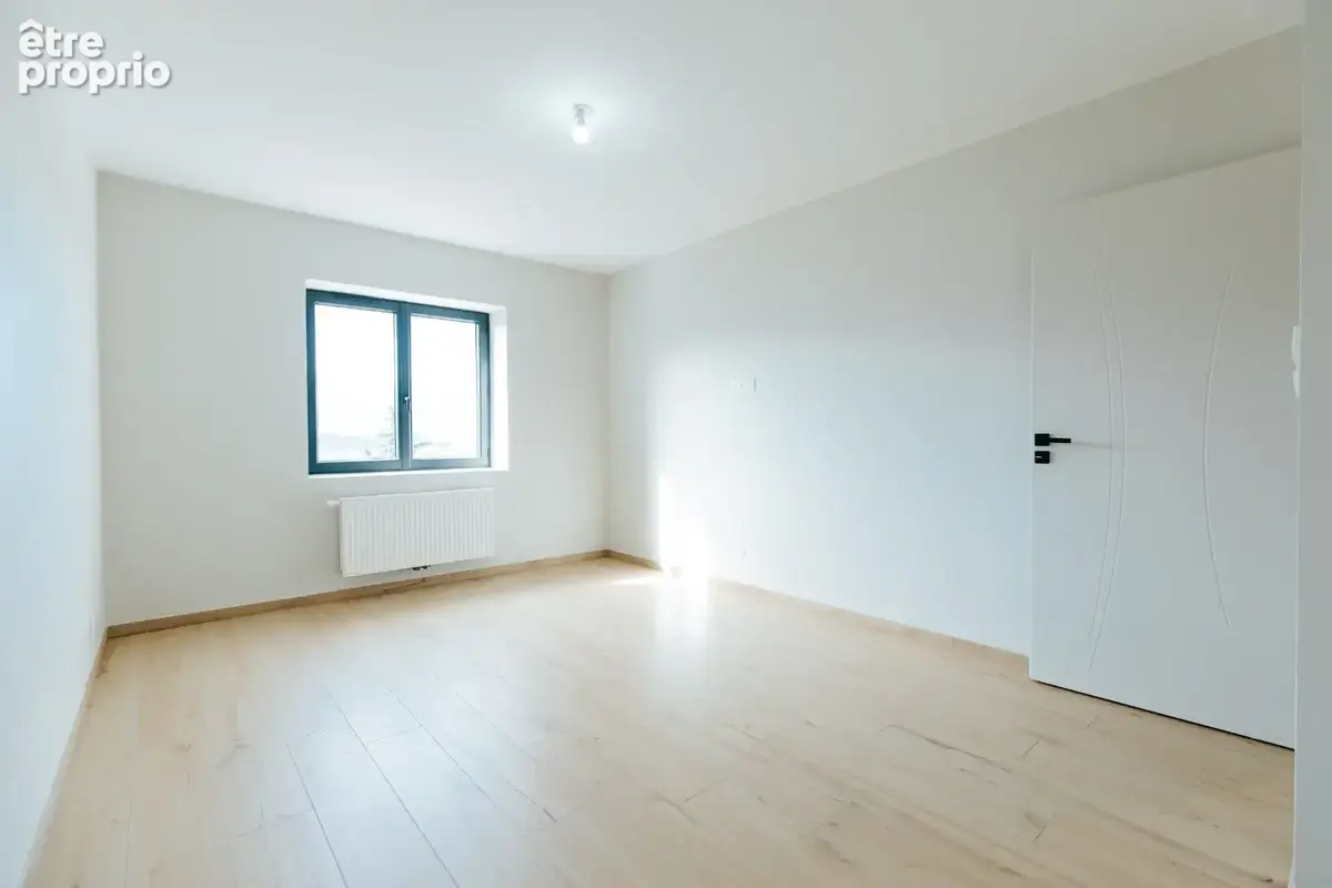 VILLA 250m2 Exceptionelle I DPE A • Vue exceptionnelle sur les Alpes • Piscine • 248 m2 habitables - photo 16