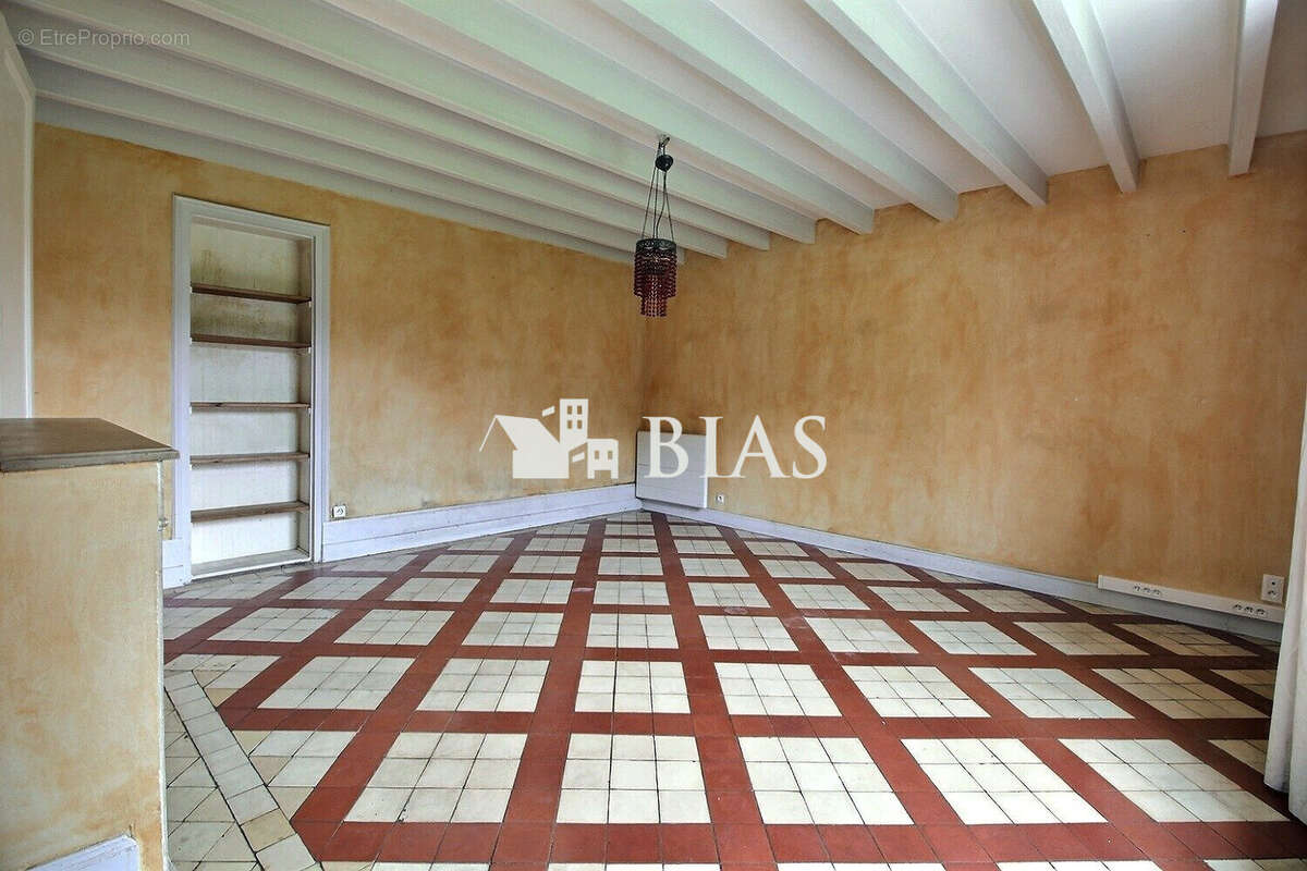 Maison à VILLERS-ECALLES