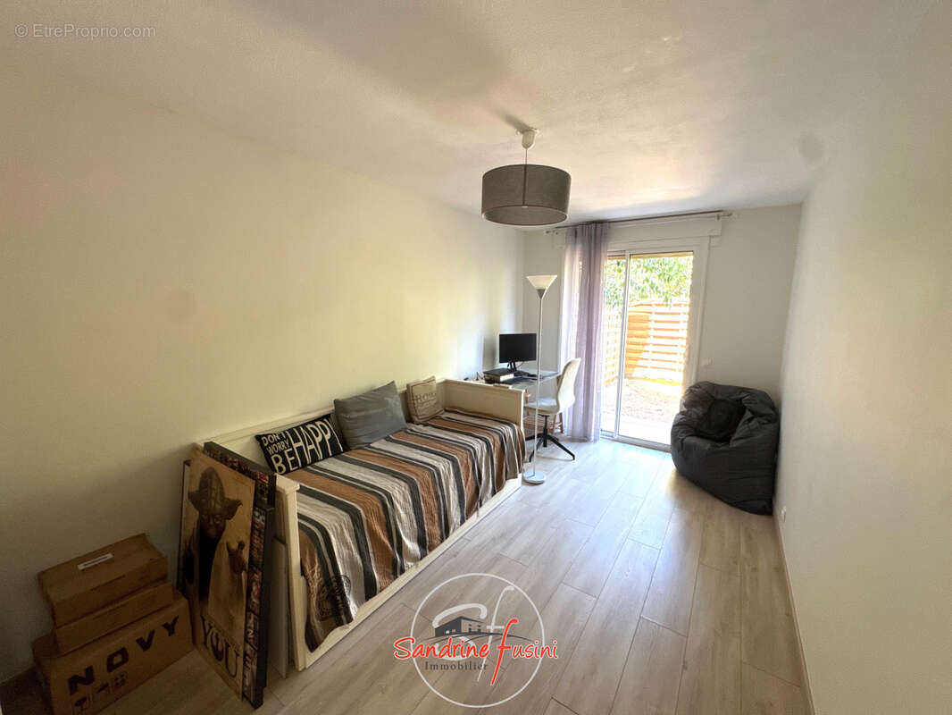 Appartement à SAINT-LAURENT-DU-VAR