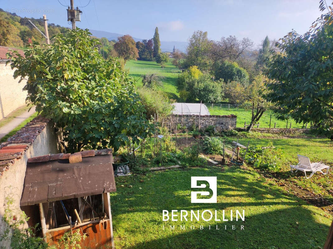 Maison à COURMANGOUX