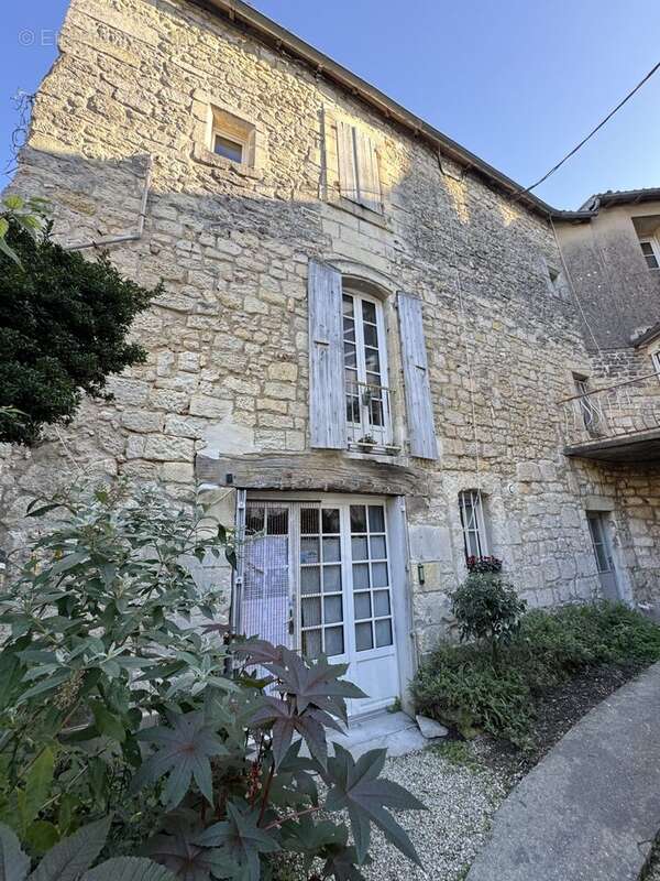 Appartement à SAINTES