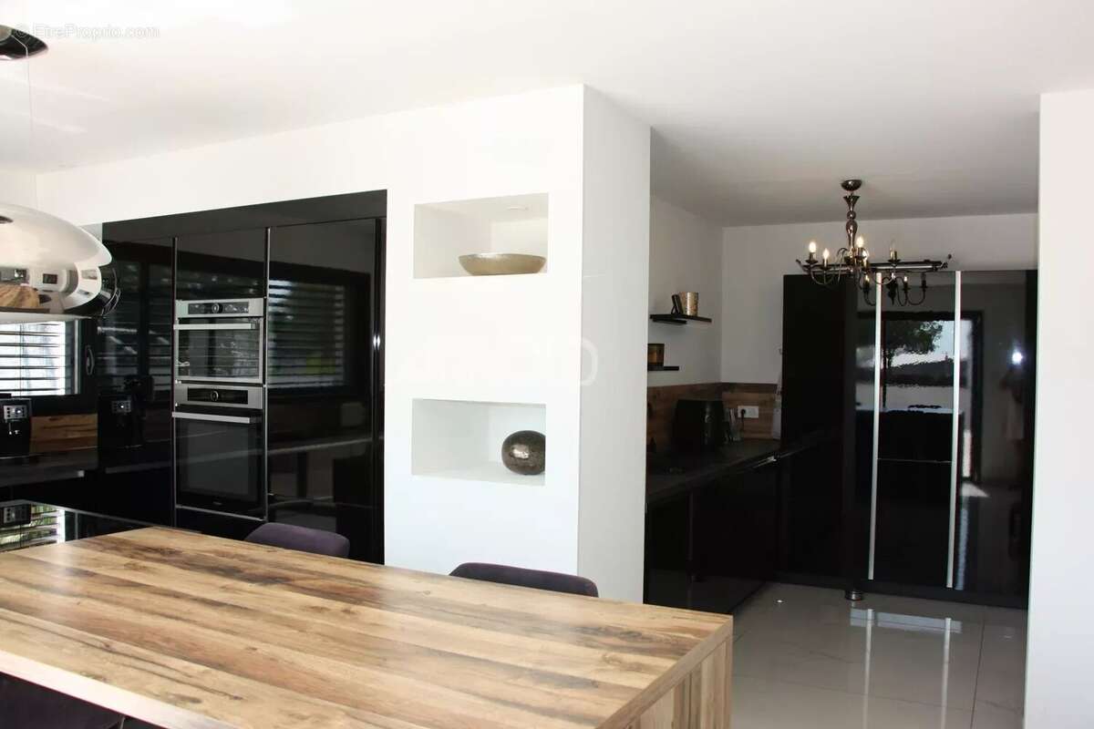 Villa  contemporaine  de  standing  avec  piscine - photo 4