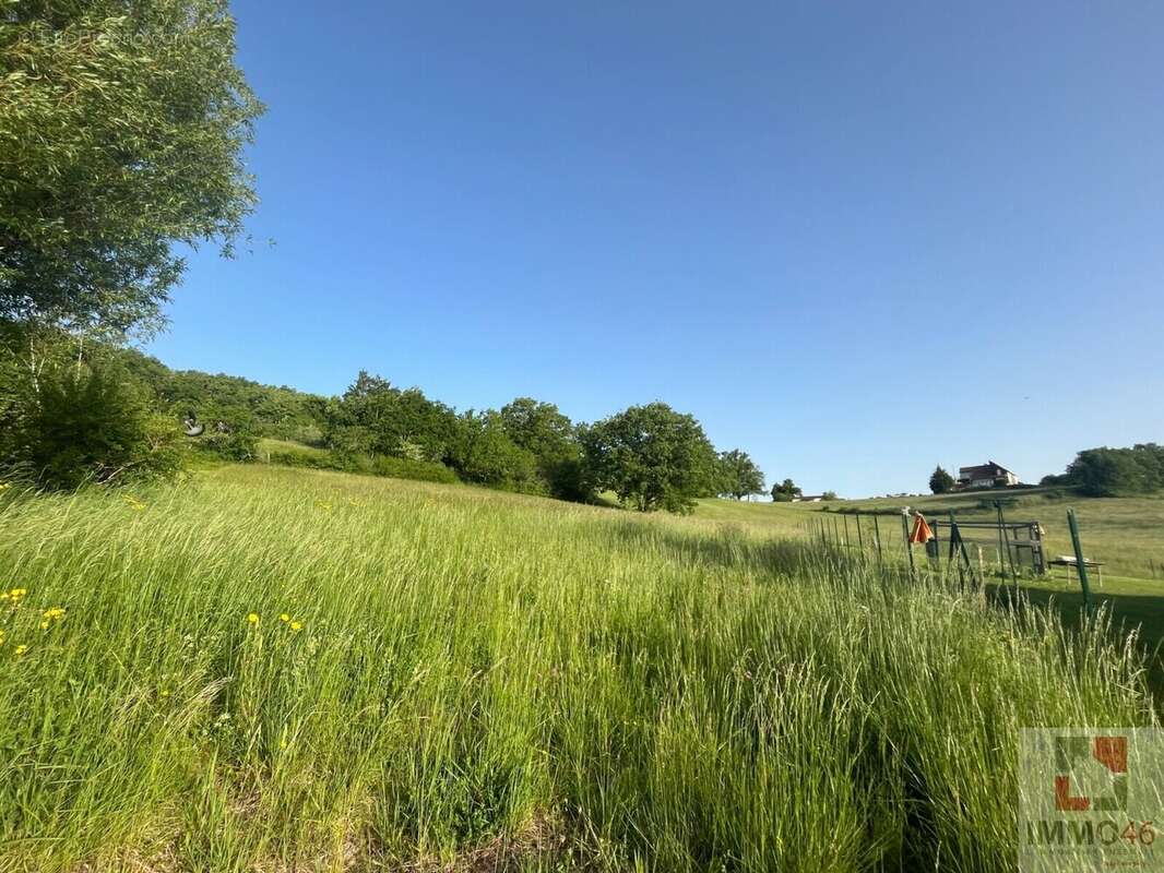 Terrain à BELMONT-BRETENOUX