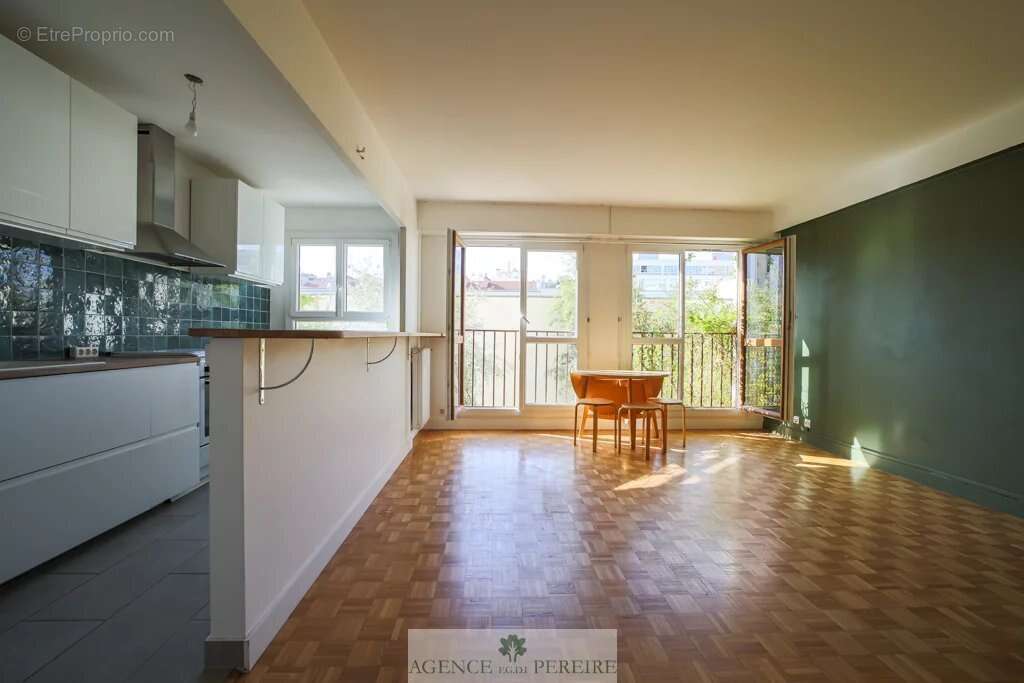 Appartement à PARIS-11E