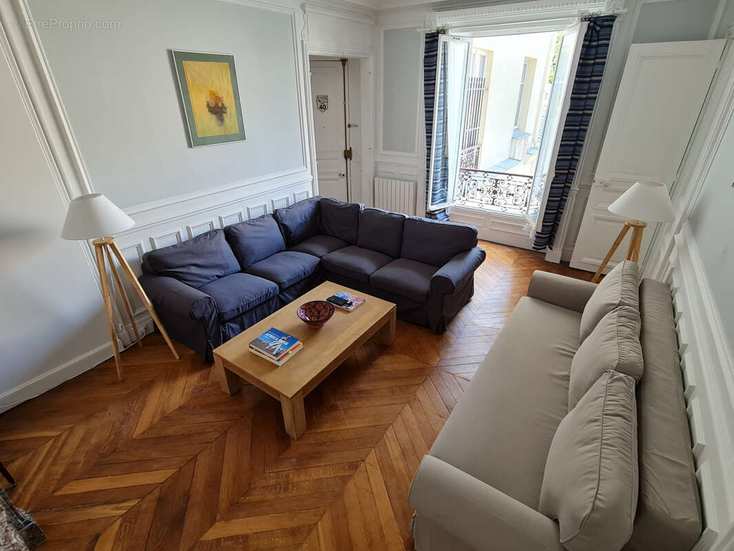 Appartement à PARIS-17E