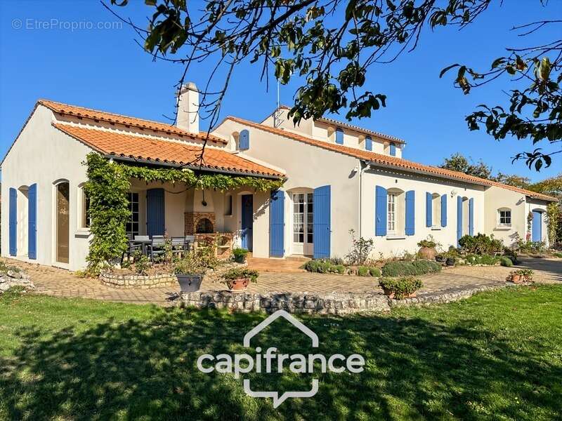 Maison à FONTAINES