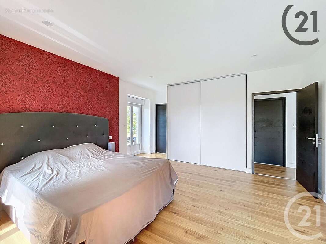 Maison à CHAMPS-SUR-YONNE