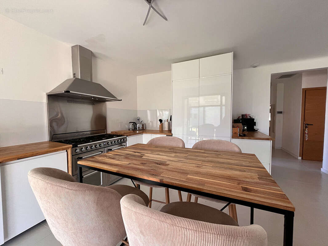 Maison à L'ISLE-SUR-LA-SORGUE