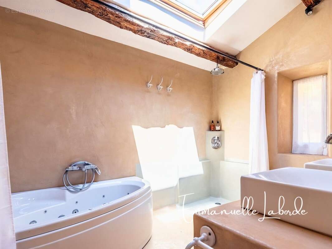 Propriété en pierre avec maison d’amis, piscine et 2,5 hectares LALINDE (24) - photo 11
