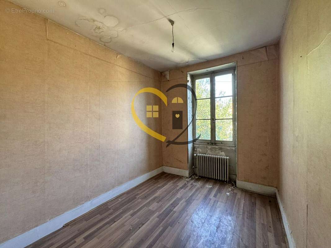 Appartement à DUN-SUR-AURON