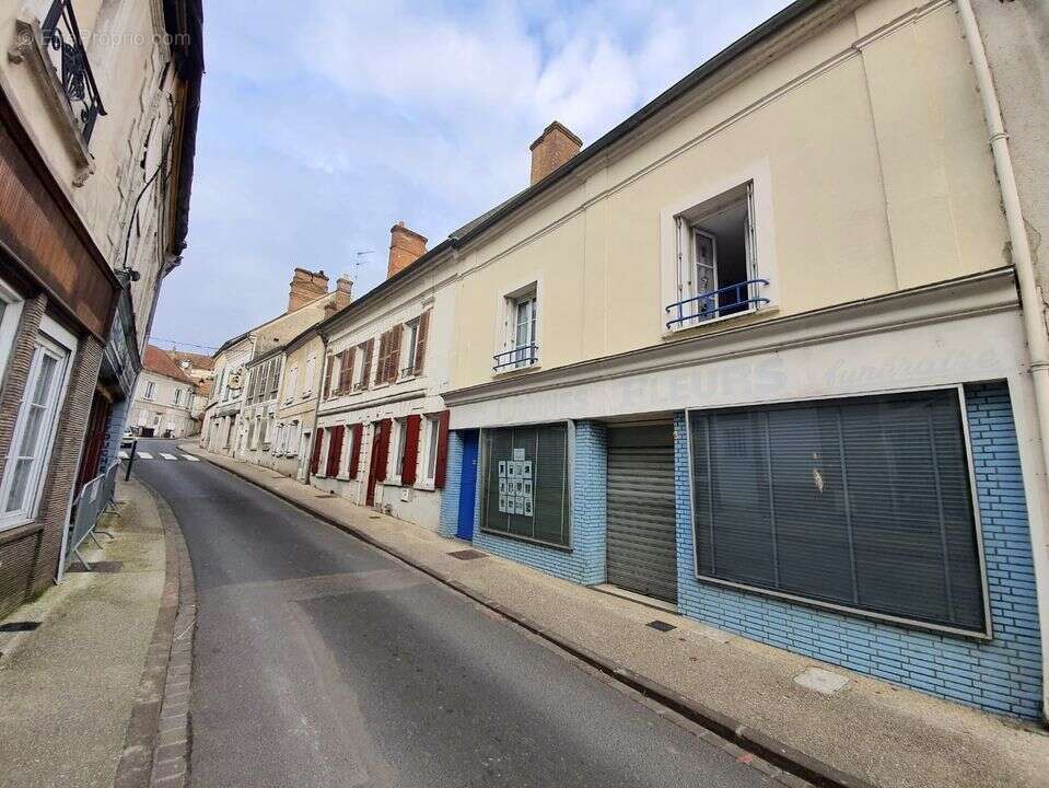 Maison d'habitation et local commercial - photo 13