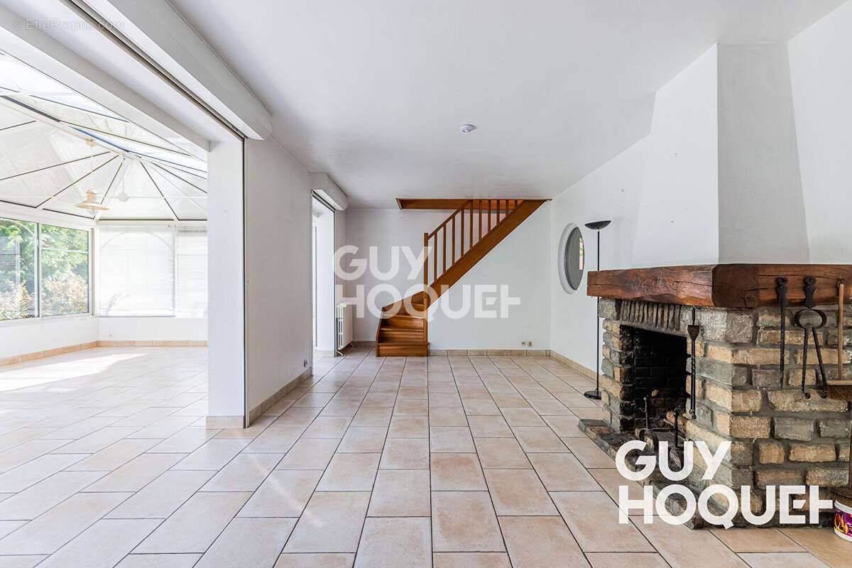 Maison à CHILLY-MAZARIN