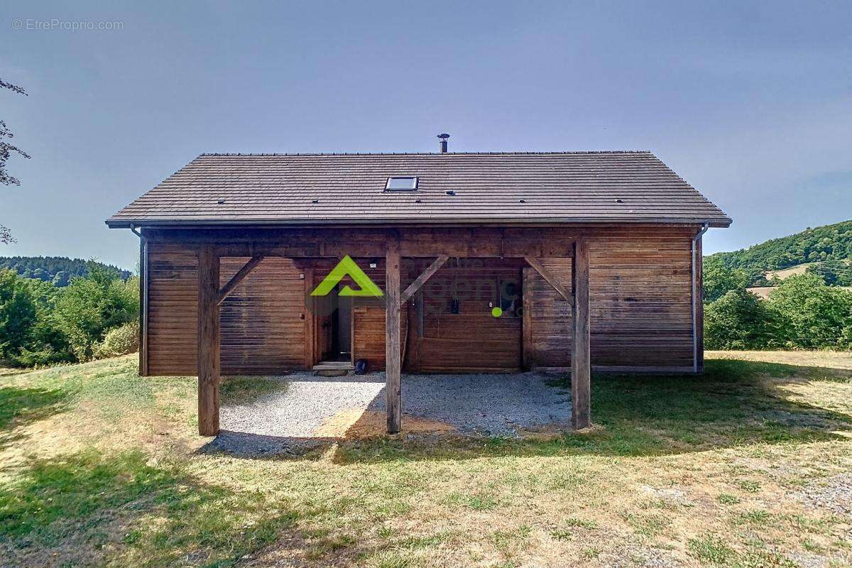 Maison à SAINT-QUENTIN-LA-CHABANNE