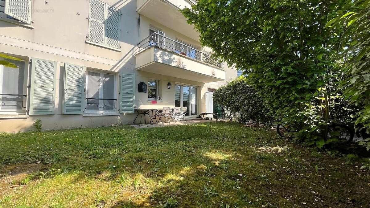 Appartement à LOUVRES